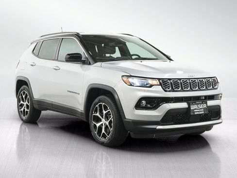 Used 2024 Jeep Compass Limited AWD/4WD image 7