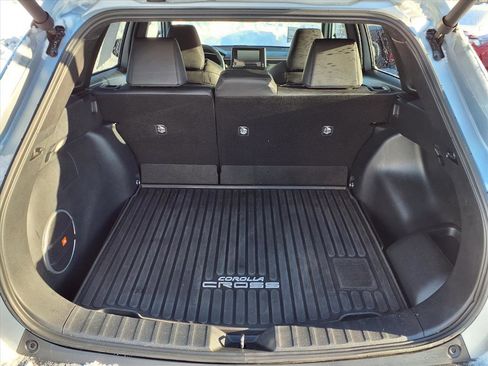 Used 2023 Toyota Corolla Cross XSE w/ Convenience Package image 11