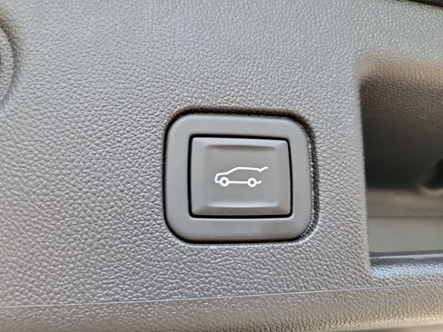 Used 2024 Chevrolet Equinox LT w/ LPO, Floor Liner Package FWD image 35