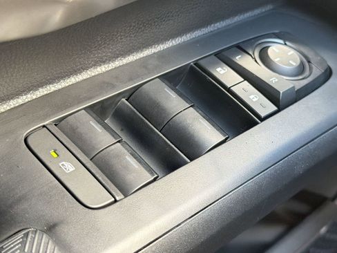 Used 2025 Toyota Tacoma Limited AWD/4WD image 13