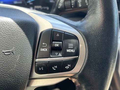 Used 2022 Ford Explorer XLT w/ Equipment Group 202A AWD/4WD image 6