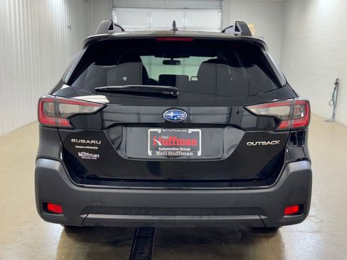 Used 2024 Subaru Outback Premium image 6