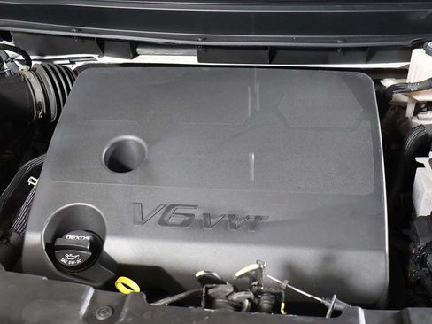 Used 2023 Chevrolet Traverse LT w/ LPO, Floor Liner Package AWD/4WD image 18