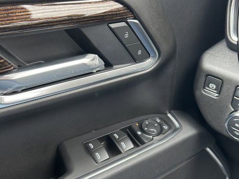 Used 2025 GMC Sierra 1500 SLE image 22
