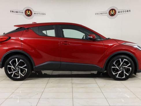 Used 2021 Toyota C-HR XLE image 2