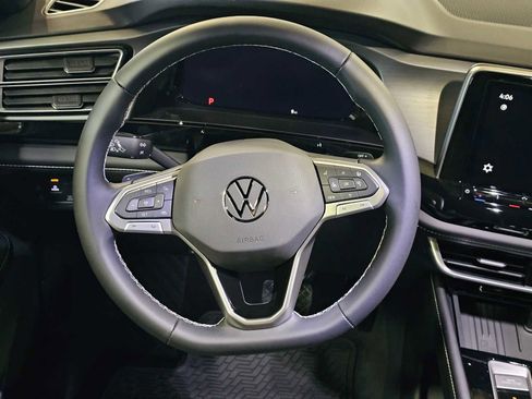 New 2026 Volkswagen Atlas Cross Sport SE image 21