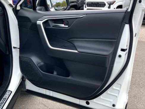 Used 2024 Toyota RAV4 XLE image 22