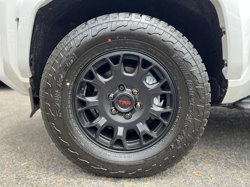 New 2026 Toyota 4Runner Limited AWD/4WD image 9