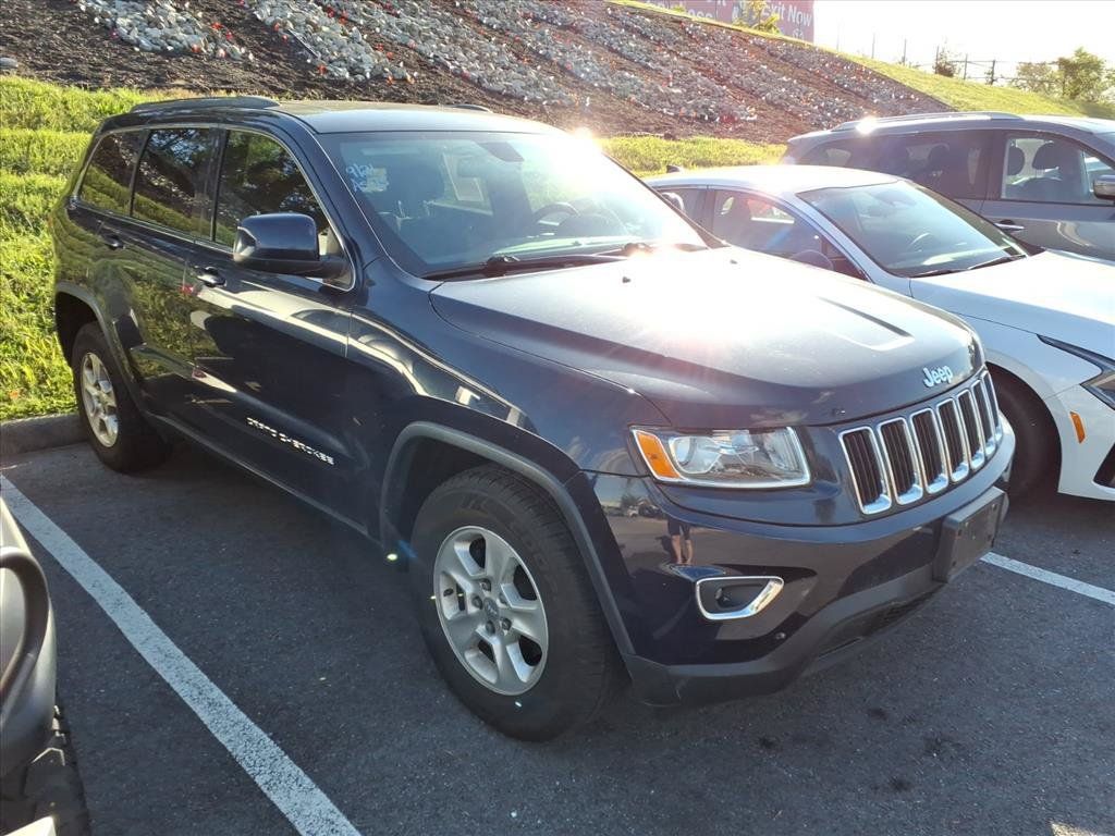 Used 2014 Jeep Grand Cherokee Laredo w/ Security & Convenience Group AWD/4WD image 2
