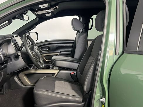 Used 2024 Nissan Titan SV w/ SV Bronze Edition Package image 22