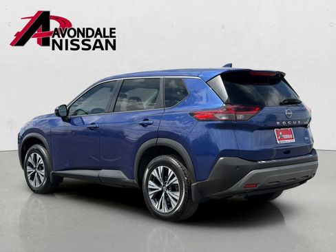 Certified 2022 Nissan Rogue SV FWD image 3