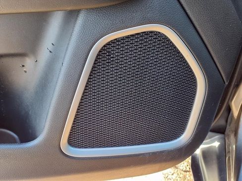 Used 2020 Jeep Compass Limited image 16