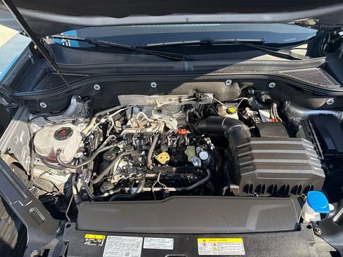 Used 2025 Volkswagen Atlas SE FWD image 24