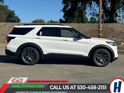 New 2026 Ford Explorer ST-Line w/ ST-Line Street Pack RWD image 2