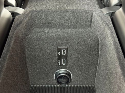 Used 2023 BMW i7 xDrive60 image 38