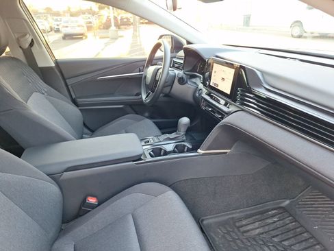 Used 2025 Toyota Camry LE image 33