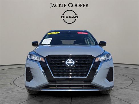 Certified 2023 Nissan Kicks SV image 8