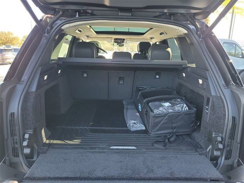 New 2026 Land Rover Range Rover SE image 11