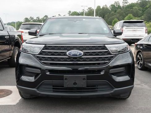 Used 2022 Ford Explorer XLT w/ Class IV Trailer Tow Package AWD/4WD image 2