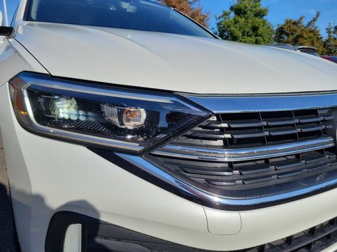 Certified 2023 Volkswagen Jetta SEL image 28
