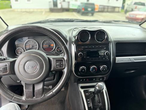Used 2014 Jeep Compass Latitude image 17