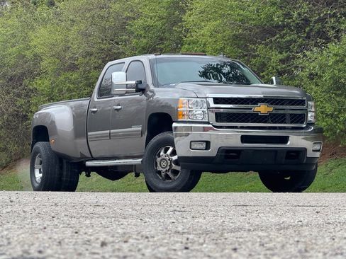 Used 2013 Chevrolet Silverado 3500 LTZ w/ LTZ Plus Package image 2