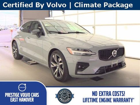 Used 2025 Volvo S60 B5 Core image 1