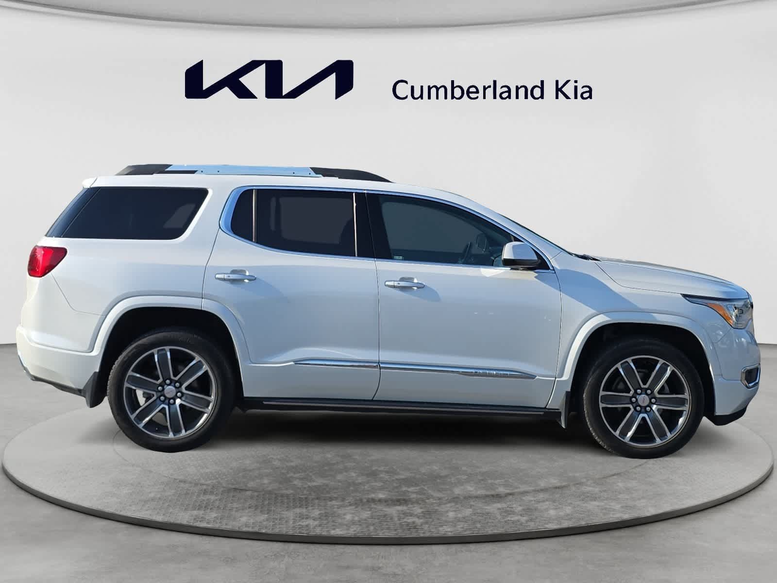 Used 2018 GMC Acadia Denali w/ Technology Package AWD/4WD image 6