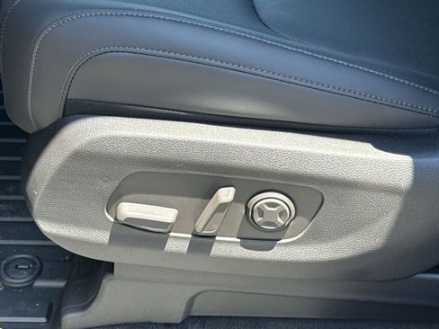 New 2026 Kia Carnival EX FWD image 19