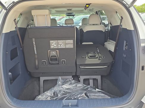 New 2026 Kia Carnival SX Prestige FWD image 9