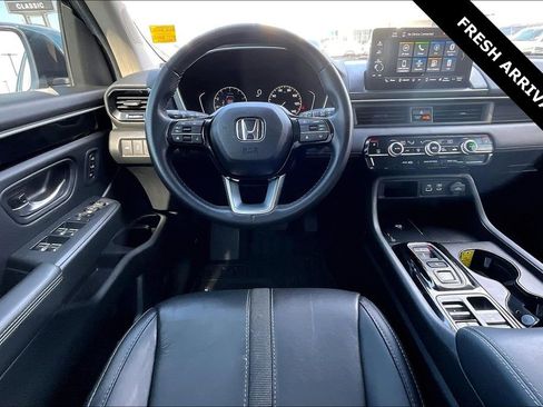 Used 2025 Honda Pilot EX-L image 8