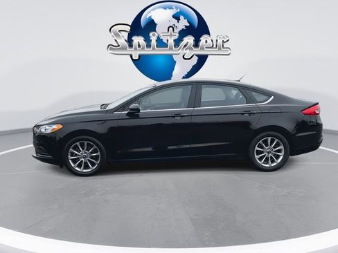 Used 2017 Ford Fusion SE image 6