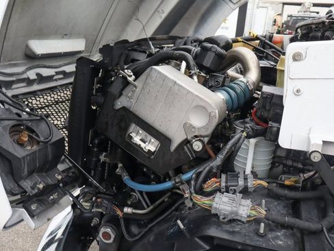 Used 2016 Ford F650 2WD Crew Cab Super Duty image 17