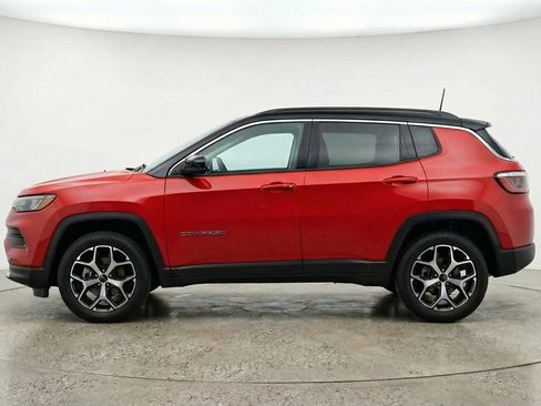 Used 2025 Jeep Compass Limited image 5