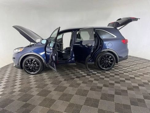 Used 2020 Kia Sorento EX AWD/4WD image 11