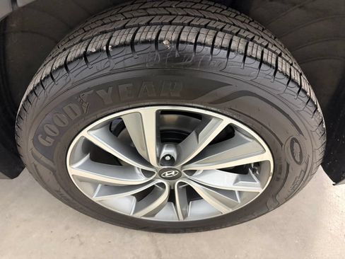 Used 2020 Hyundai Santa Fe Limited AWD/4WD image 10
