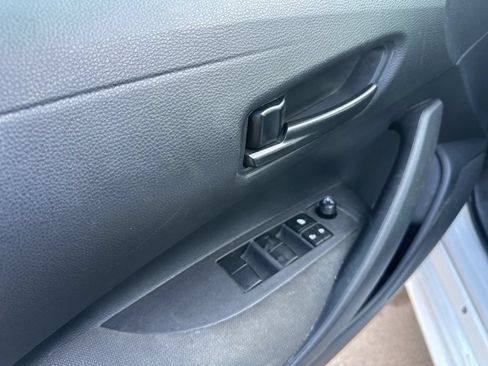 Used 2025 Toyota Corolla LE FWD image 20