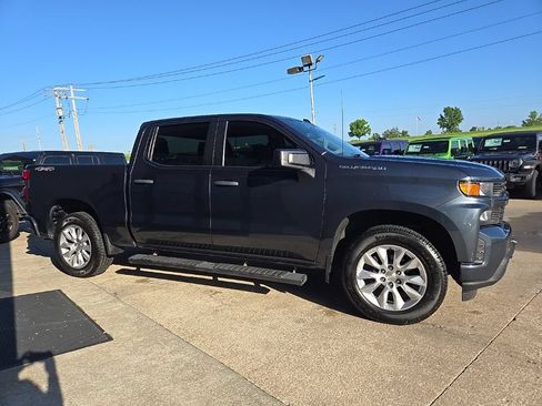 Used 2021 Chevrolet Silverado 1500 Custom AWD/4WD image 10