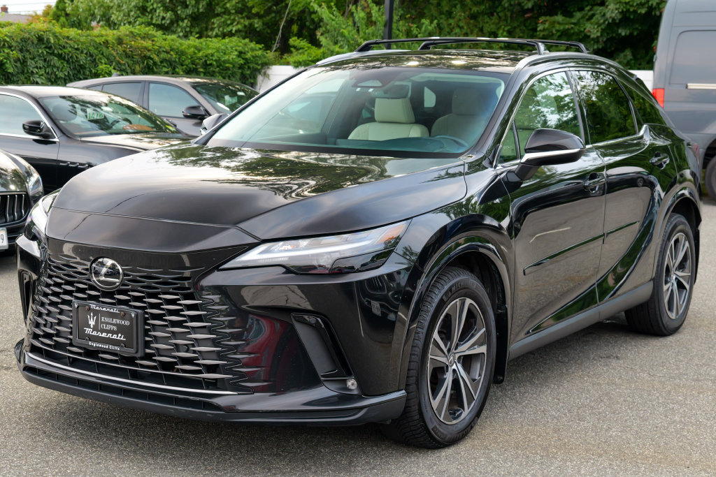 Used 2023 Lexus RX 350 Premium w/ Accessory Package AWD/4WD image 3
