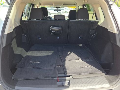 Used 2022 Nissan Rogue S FWD image 13