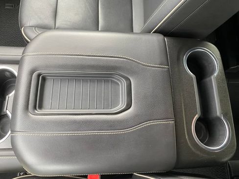 Used 2022 GMC Yukon SLT w/ SLT Premium Package AWD/4WD image 24