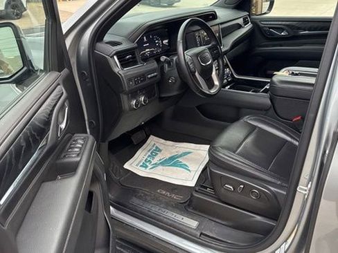 Used 2024 GMC Yukon XL Denali image 10