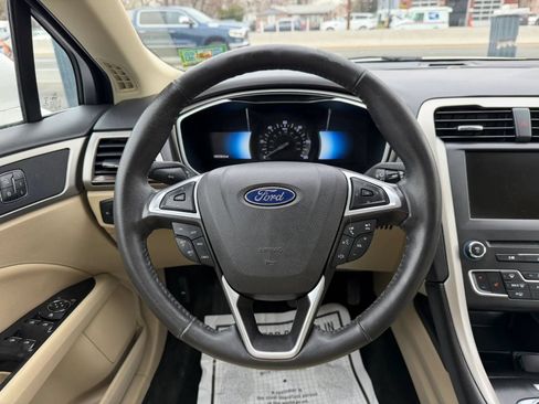 Used 2016 Ford Fusion SE w/ Equipment Group 502A FWD image 36