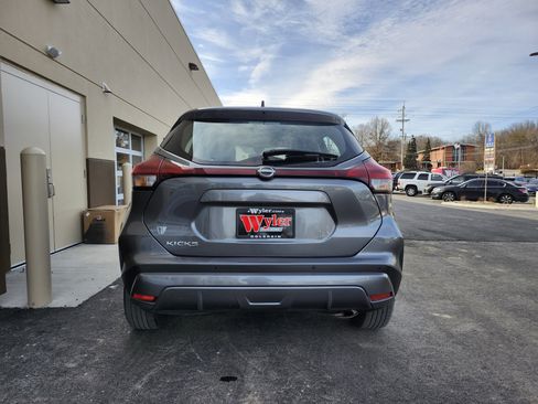 Used 2024 Nissan Kicks S image 31