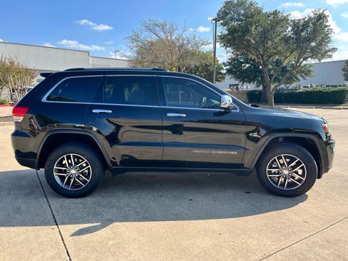 Used 2018 Jeep Grand Cherokee Limited w/ Luxury Group II image 4