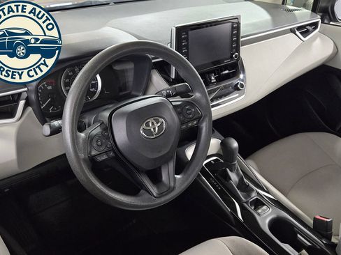 Used 2021 Toyota Corolla LE w/ LE Convenience Package FWD image 10
