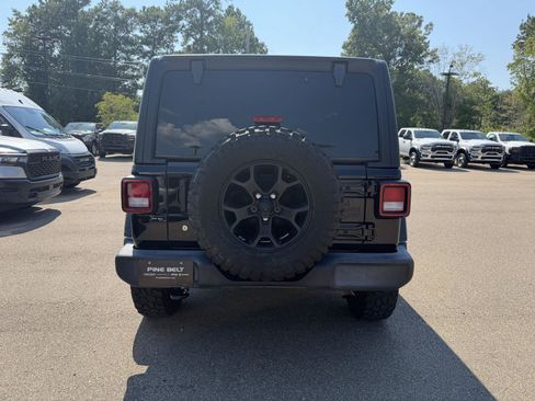 Used 2022 Jeep Wrangler Unlimited Sport AWD/4WD image 5