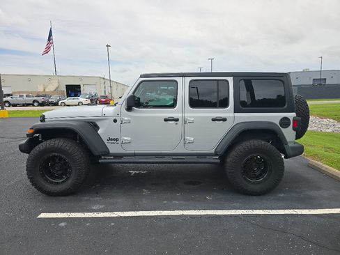 Used 2022 Jeep Wrangler Unlimited Sport AWD/4WD image 7