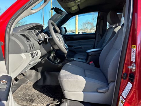 Used 2014 Toyota Tacoma 2WD Access Cab image 8