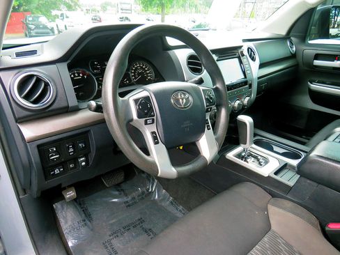 Used 2018 Toyota Tundra SR5 w/ SR5 Upgrade Package image 15